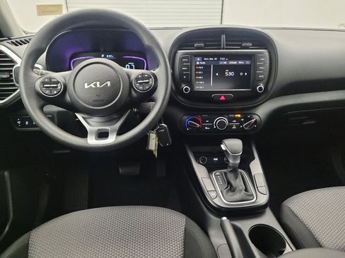 Used 2025 Kia Soul LX w/ LX Technology Package FWD image 22