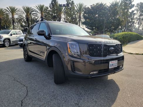 Used 2021 Kia Telluride SX w/ SX Prestige Package image 5