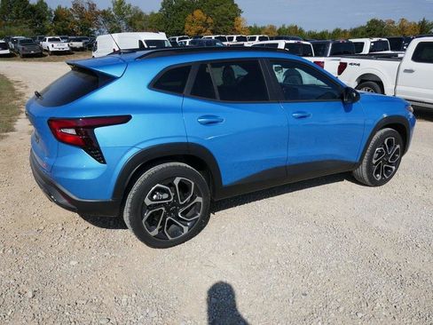 New 2026 Chevrolet Trax RS w/ Sunroof Package image 3