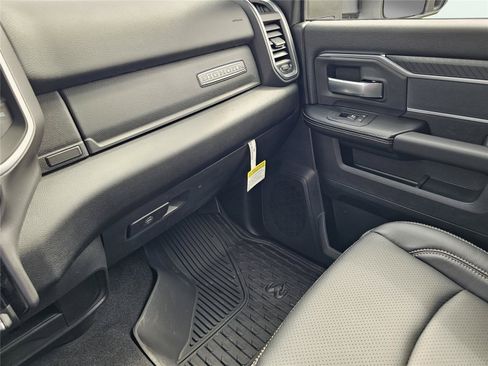 New 2026 RAM 2500 Big Horn AWD/4WD image 30