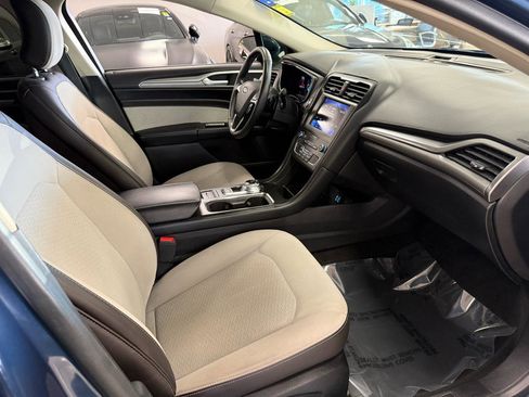 Used 2019 Ford Fusion SE w/ Equipment Group 151A image 21