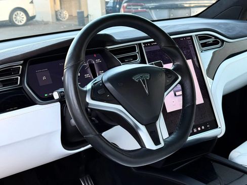 Used 2016 Tesla Model X 90D AWD/4WD image 16