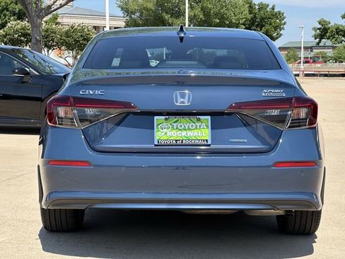 Used 2025 Honda Civic Sport Touring image 4