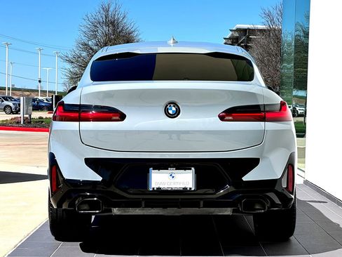 Certified 2025 BMW X4 xDrive30i w/ Premium Package image 8