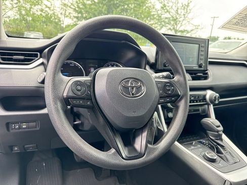 Used 2021 Toyota RAV4 LE AWD/4WD image 11