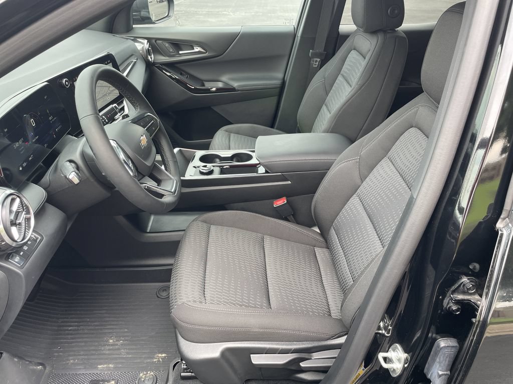Used 2026 Chevrolet Equinox LT w/ LPO, Floor Liner Package AWD/4WD image 18