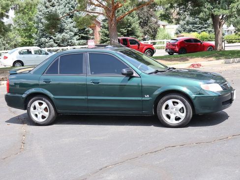 Used 2001 MAZDA Protege FWD image 2