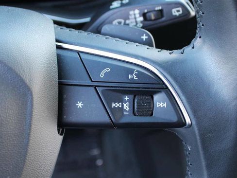 Used 2020 Audi Q8 Prestige w/ Prestige Package image 19