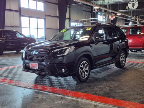Used 2024 Subaru Forester Premium AWD/4WD image 3