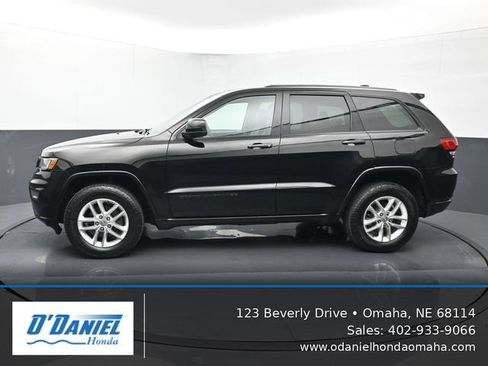 Used 2018 Jeep Grand Cherokee Altitude AWD/4WD image 2