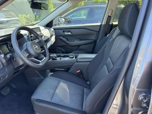 Used 2024 Nissan Rogue SV AWD/4WD image 14
