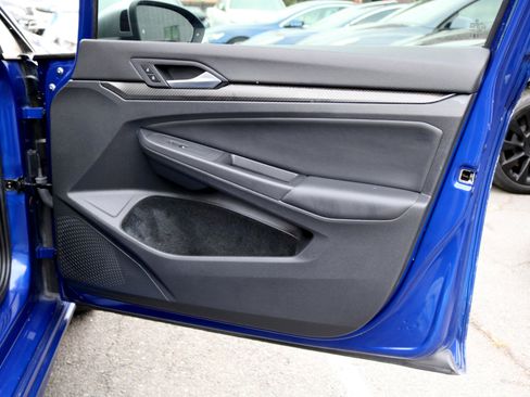 Used 2024 Volkswagen Golf R image 39