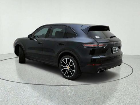 Used 2021 Porsche Cayenne AWD/4WD image 12