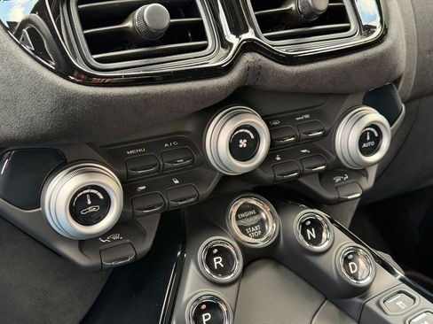 Used 2020 Aston Martin V8 Vantage Coupe RWD image 32