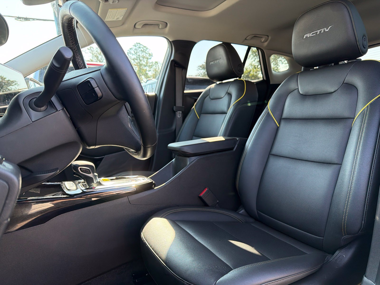 Used 2025 Chevrolet Trax ACTIV w/ Sunroof Package FWD image 8