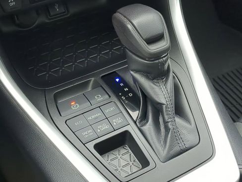 Used 2021 Toyota RAV4 XLE image 23