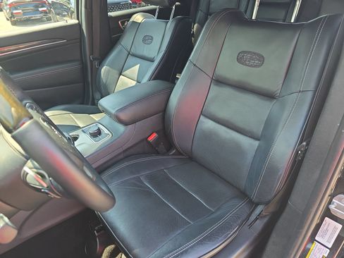 Used 2015 Jeep Grand Cherokee Overland w/ Advanced Technology Group AWD/4WD image 14