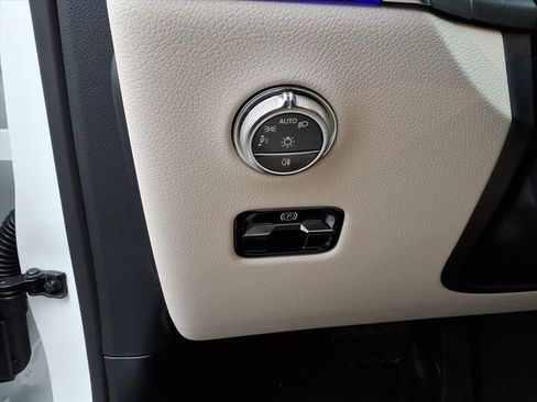 Certified 2026 Mercedes-Benz GLC 300 4MATIC image 17