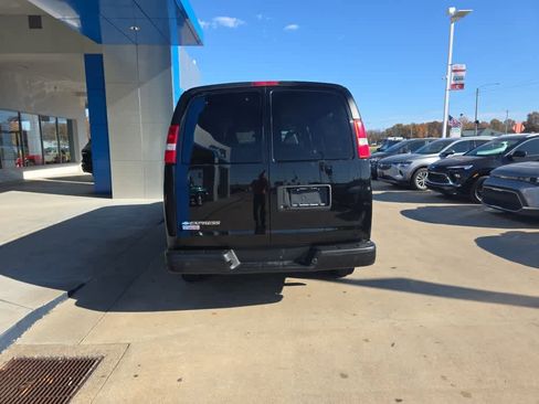 Used 2020 Chevrolet Express 3500 LS image 7