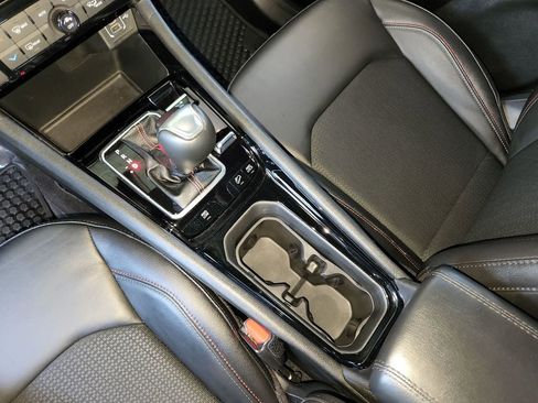 Used 2025 Jeep Compass Trailhawk AWD/4WD image 21