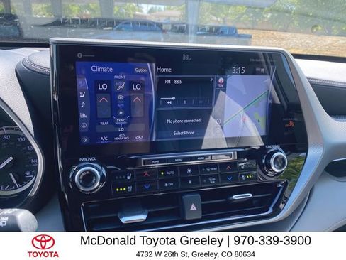 Used 2022 Toyota Highlander Platinum AWD/4WD image 16