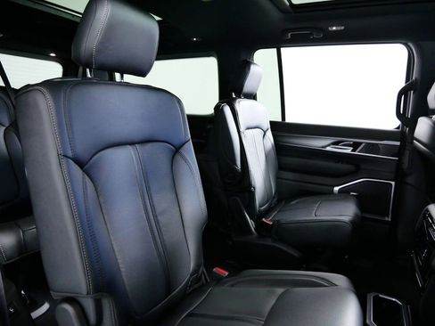 Used 2024 Jeep Wagoneer Series II image 23