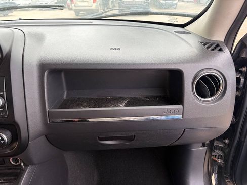 Used 2010 Jeep Patriot Sport FWD image 19