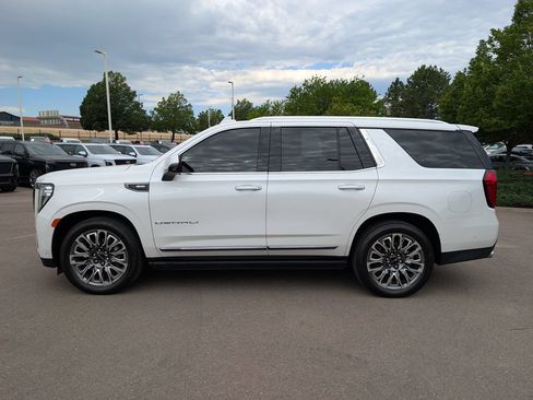 Used 2024 GMC Yukon Denali Ultimate AWD/4WD image 3