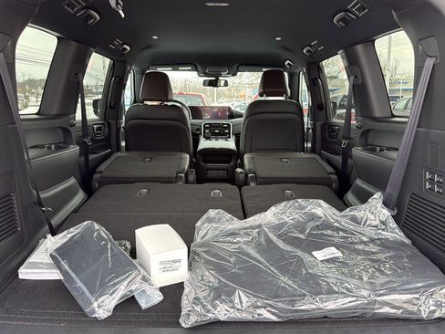 New 2026 Nissan Armada SL w/ Captain's Chari Seat Package image 12