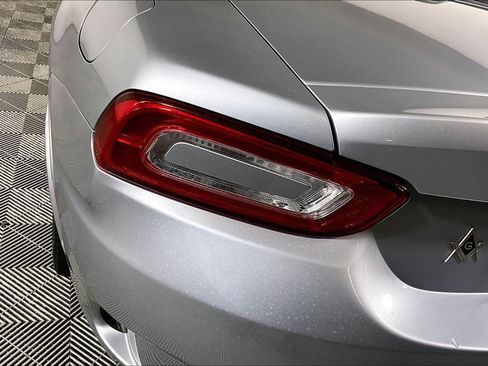 Used 2019 FIAT 124 Spider Abarth RWD image 26