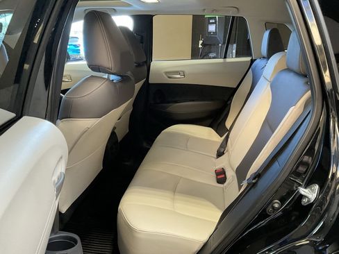 Used 2024 Toyota Corolla Cross XLE image 21