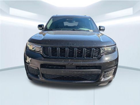 Used 2022 Jeep Grand Cherokee L Laredo image 4