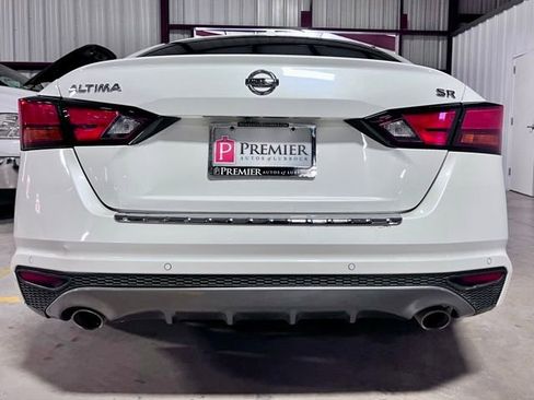 Used 2022 Nissan Altima 2.5 SR FWD image 3