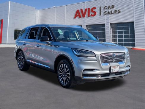 Used 2024 Lincoln Aviator Reserve image 3