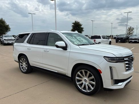 Used 2024 Cadillac Escalade Premium Luxury Platinum RWD image 4
