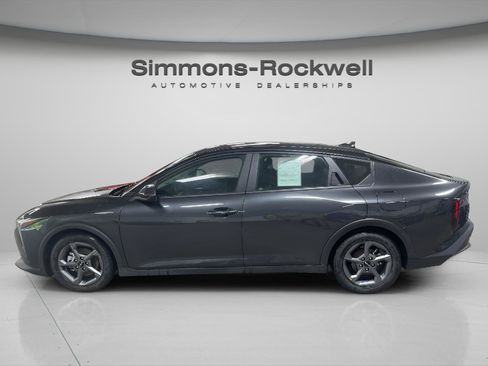 Used 2025 Kia K4 FWD image 2