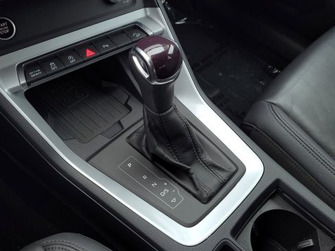 Used 2024 Audi Q3 2.0T Premium image 18