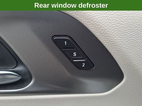 Used 2023 Chrysler Pacifica Touring-L image 23