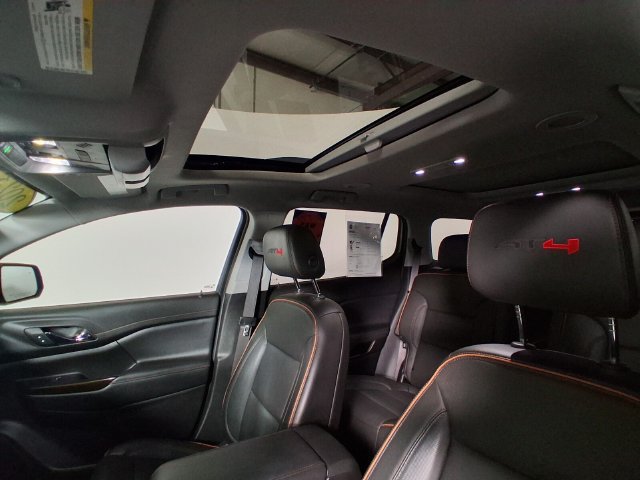 Used 2023 GMC Acadia AT4 w/ Technology Package AWD/4WD image 11