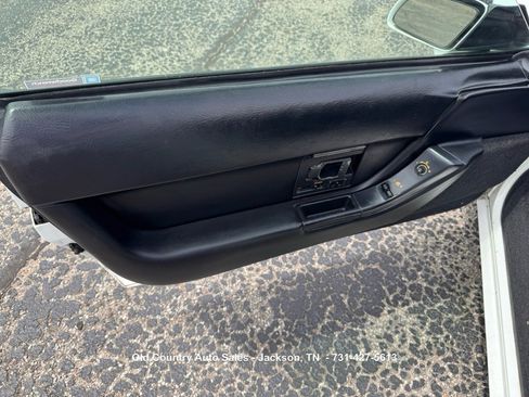 Used 1992 Chevrolet Corvette Convertible RWD image 10