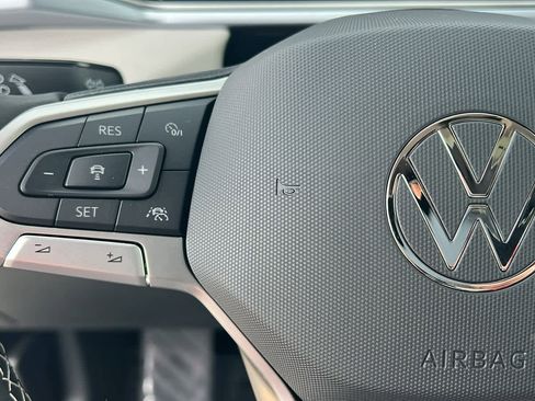 New 2026 Volkswagen Taos SE image 19