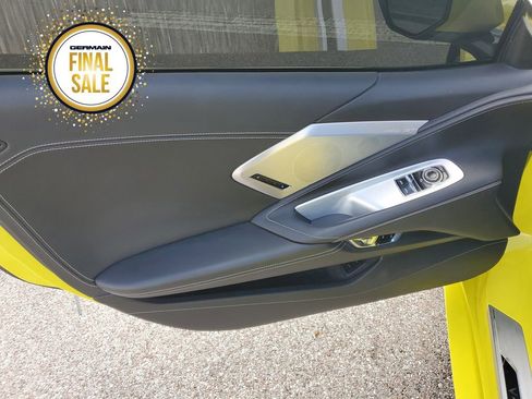 Used 2020 Chevrolet Corvette Stingray Preferred Cpe w/ 2LT Preferred Equipment Group image 18