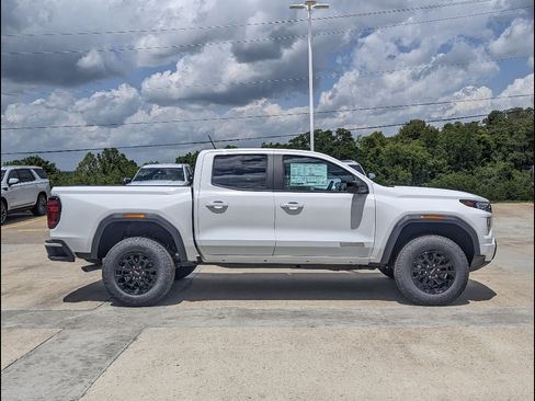 New 2026 GMC Canyon Elevation RWD image 6