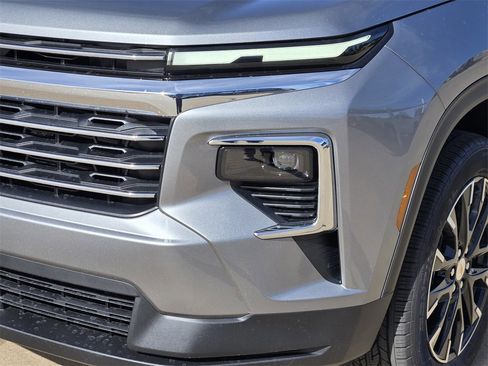 New 2026 Chevrolet Traverse LT w/ Sun and Wheel Package image 22