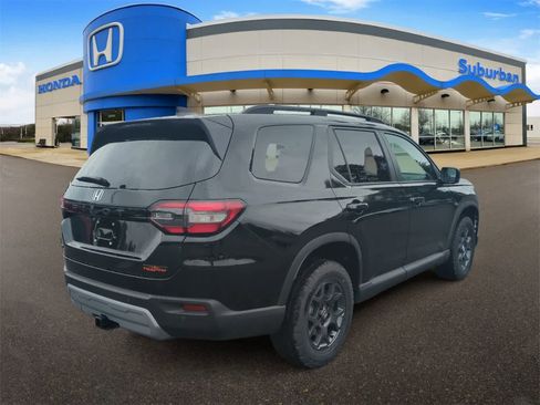 New 2025 Honda Pilot TrailSport image 8
