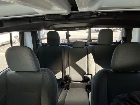 Used 2025 Jeep Gladiator Willys image 26