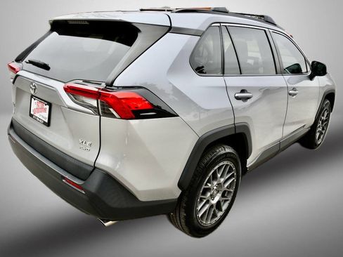 Used 2019 Toyota RAV4 XLE image 7