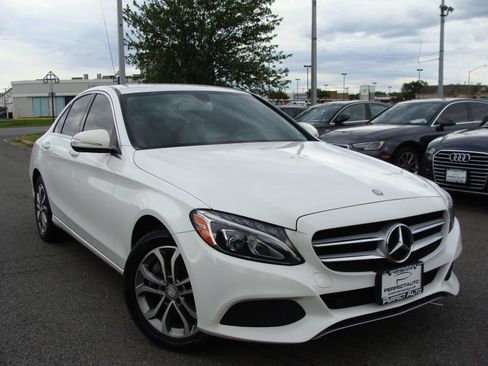 Used 2015 Mercedes-Benz C 300 4MATIC Sedan image 1
