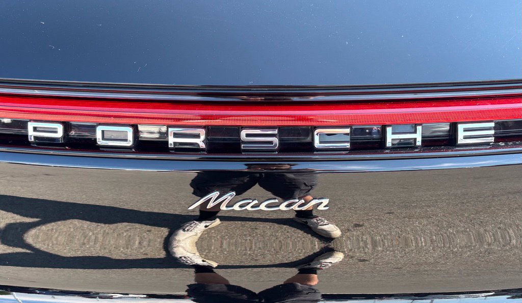 Certified 2026 Porsche Macan AWD/4WD image 14