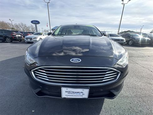 Used 2020 Ford Fusion SE image 25